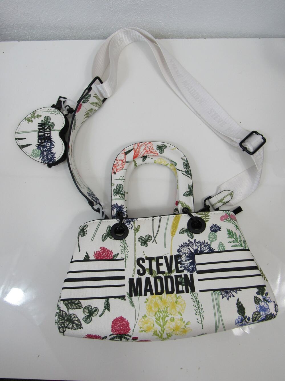 Steve Madden NWOT Matiliral Crossbody Purse Bag Heart Coin Purse White Floral